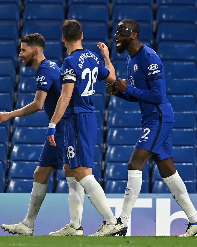 斗地主为什么不能乱炸（斗地主中为何不宜随意出炸弹）